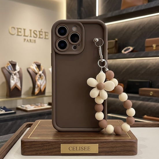 Celisée Flora Loop – iPhone case with flower and pearl necklace